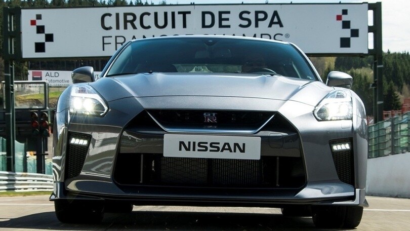 Nissan GT-R 2016, prova in pista: foto