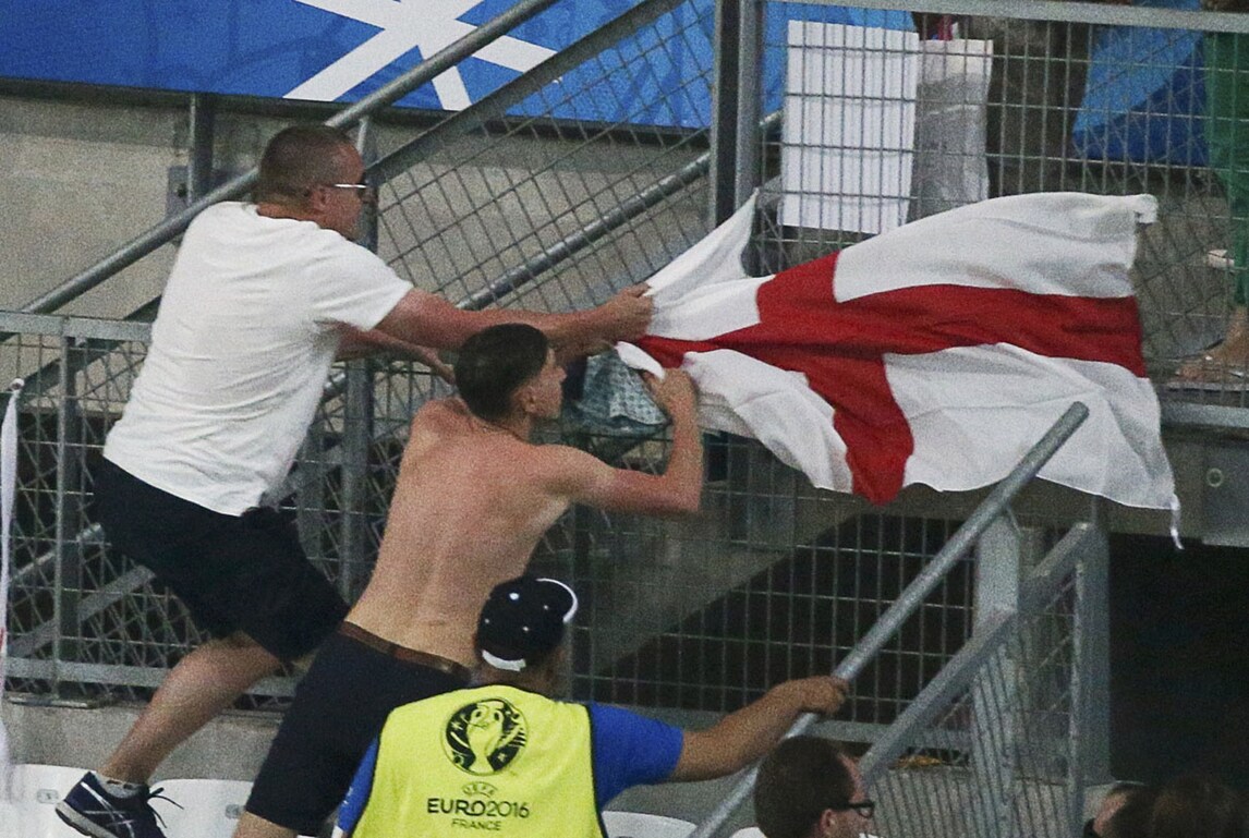 Euro 2016: 116 fermi dopo gli scontri, per Italia-Belgio niente alcol