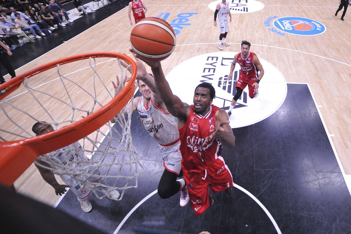 Basket Serie A, Milano al match-point