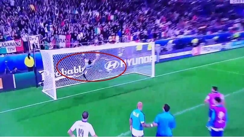 Buffon, esultanza da ridere: che botta!