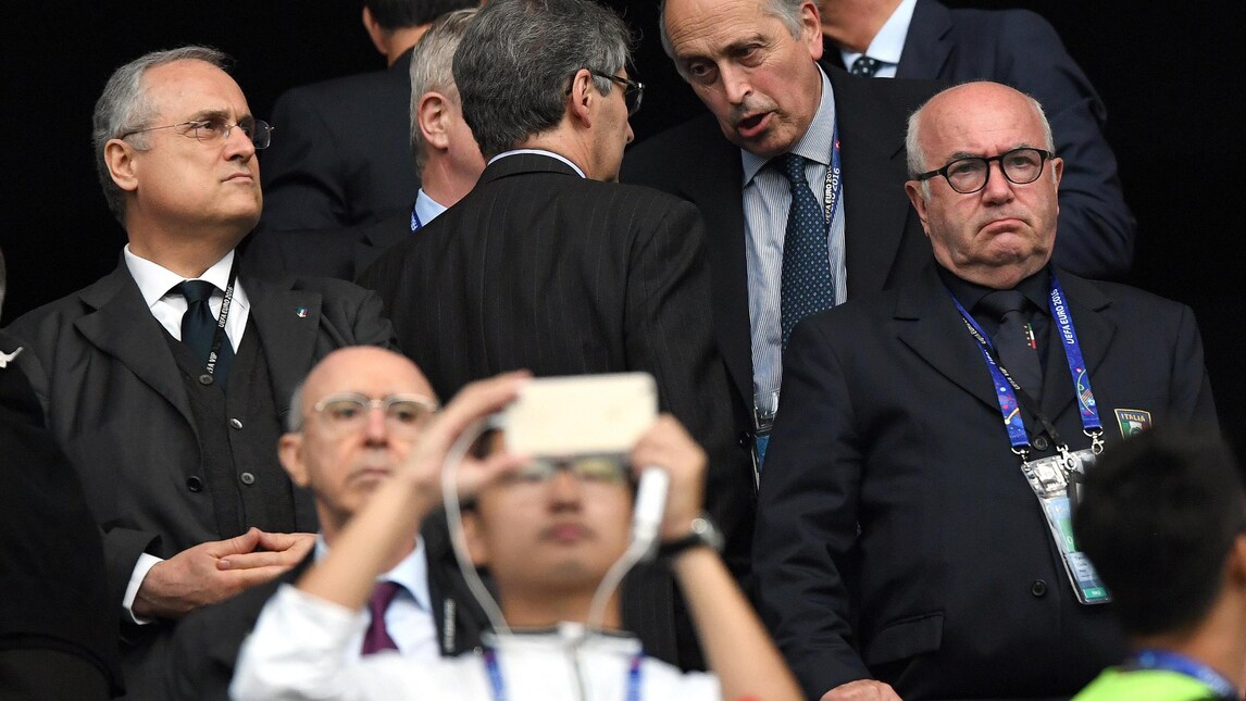 Da Lotito al pimo ministro belga, tanti vip in tribuna