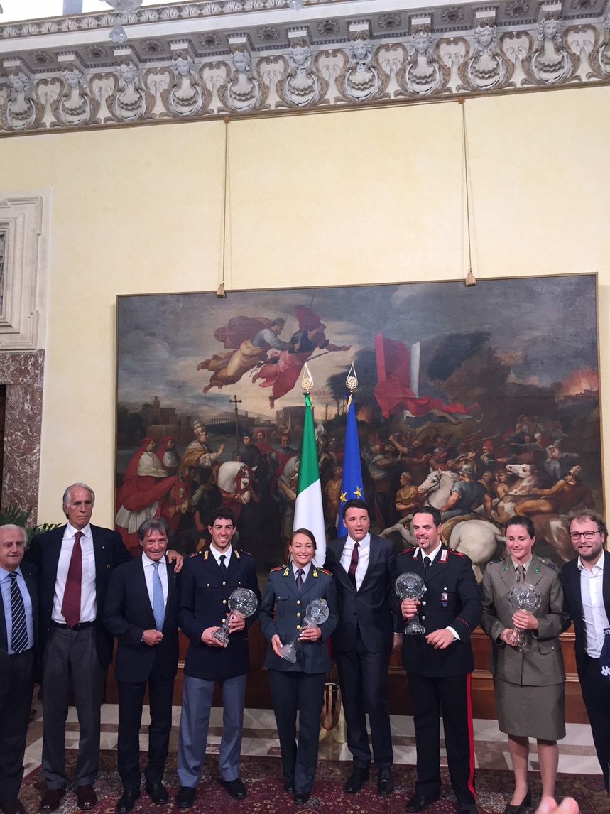 Matteo Renzi premia gli atleti dell'Esercito