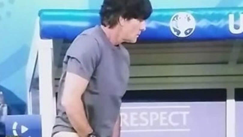 Germania, Loew: «Mano nei pantaloni? Chiedo scusa»