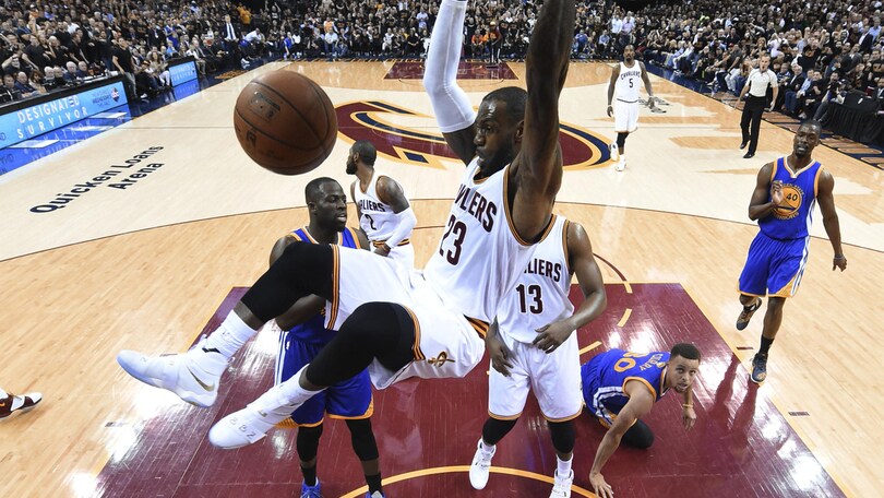 LeBron asfalta Golden State, si va a gara7