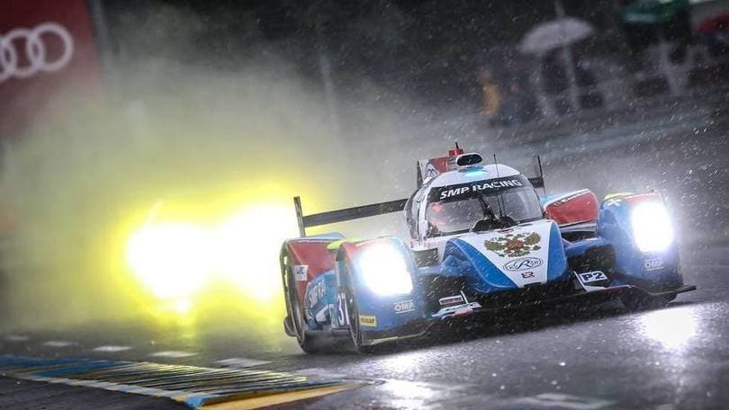 24 Ore di Le Mans, lo spettacolo delle qualifiche in notturna: foto
