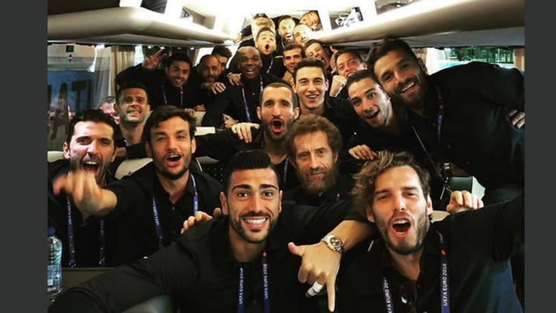 Italia, tweet e selfie da qualificazione: «Siamo agli ottavi!»