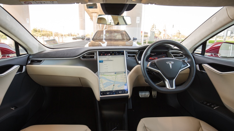 Mertens, Volvo «Se guido una Tesla penso che l'autopilota voglia uccidermi»