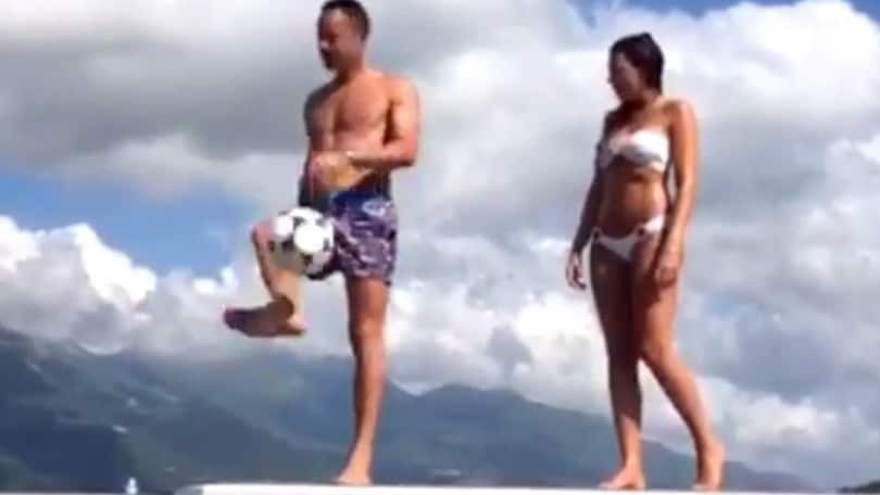 John Terry si gode le vacanze aspettando Conte
