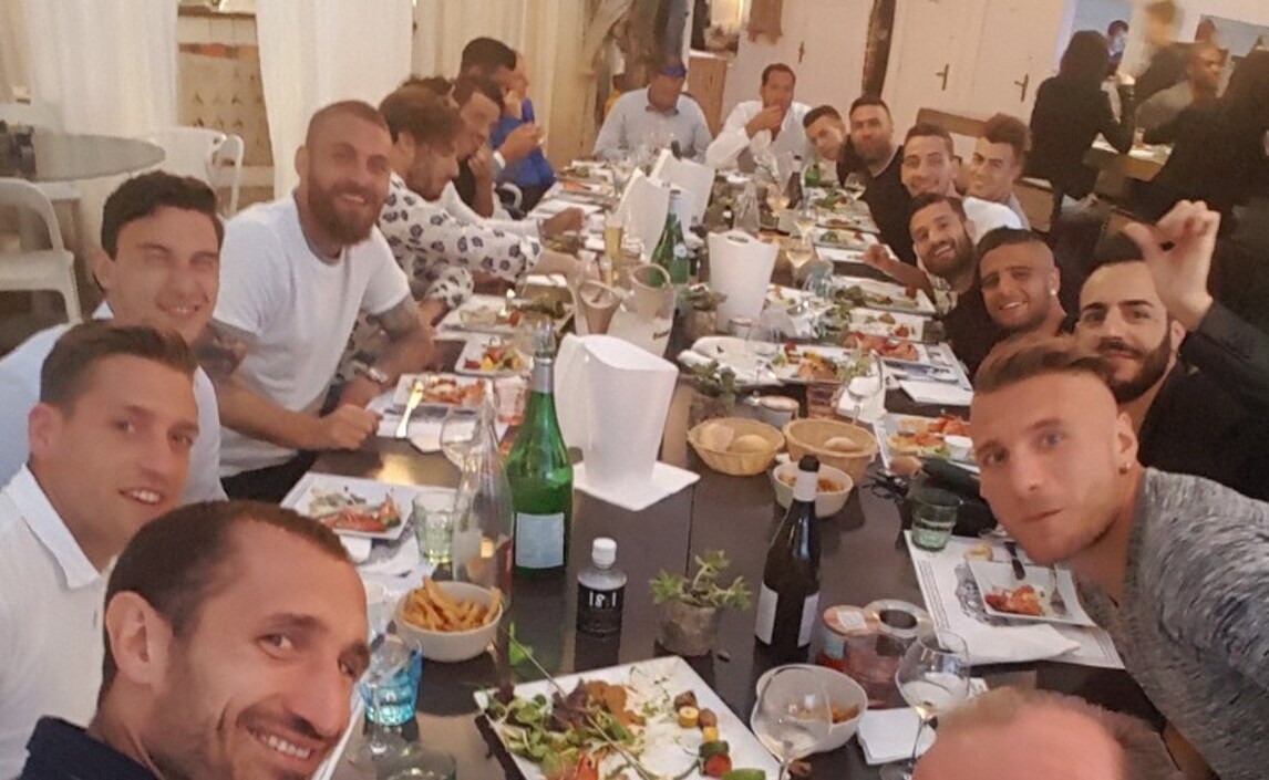 Euro 2016 Italia, ecco gli azzurri a cena insieme