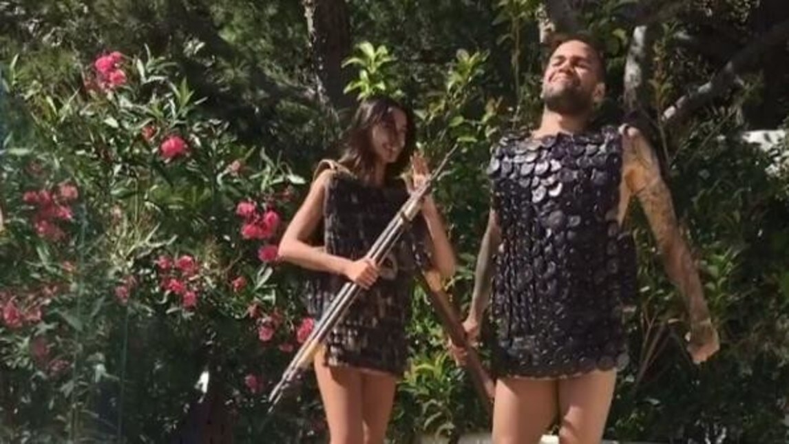 Juve, guarda Dani Alves. Si diverte così in vacanza