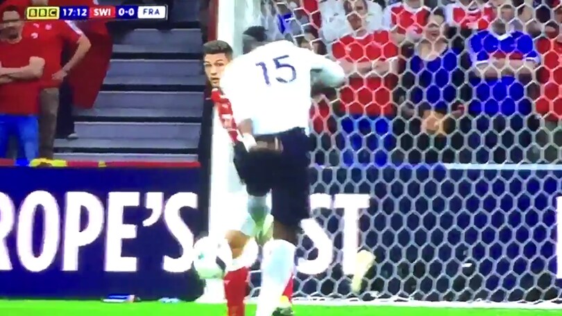 Euro 2016, Svizzera-Francia: Pogba colpisce la traversa