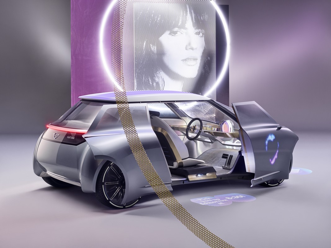 Mini Vision Next 100, la compatta digitale: foto