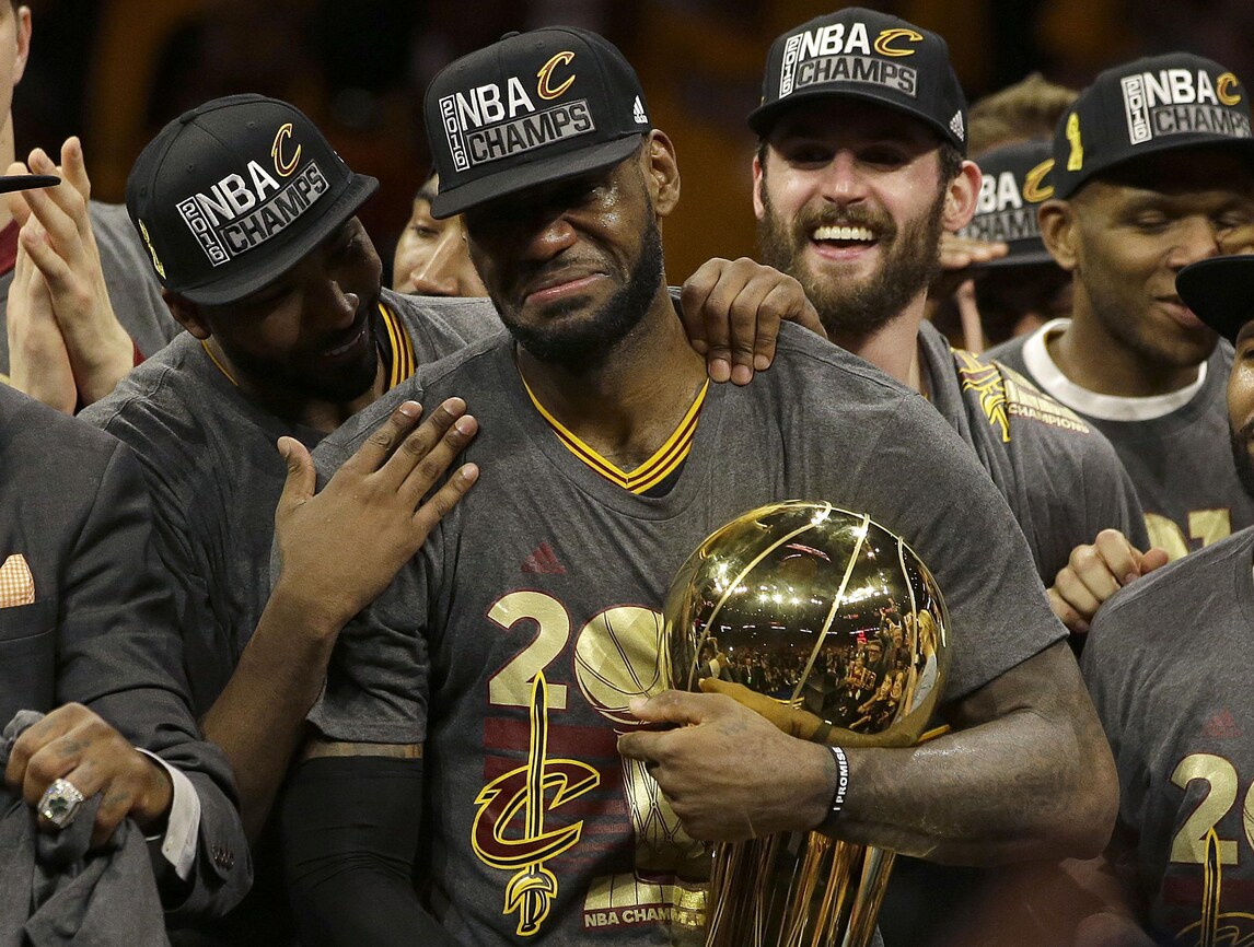 LeBron si commuove, Curry si incolpa