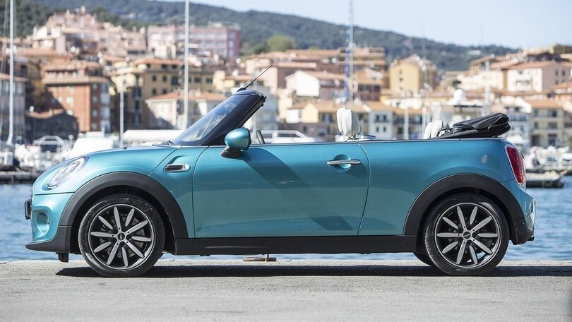 Mini Cabrio Cooper D: foto e prezzi