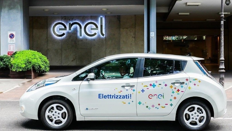Nissan Leaf Enel Edition: foto