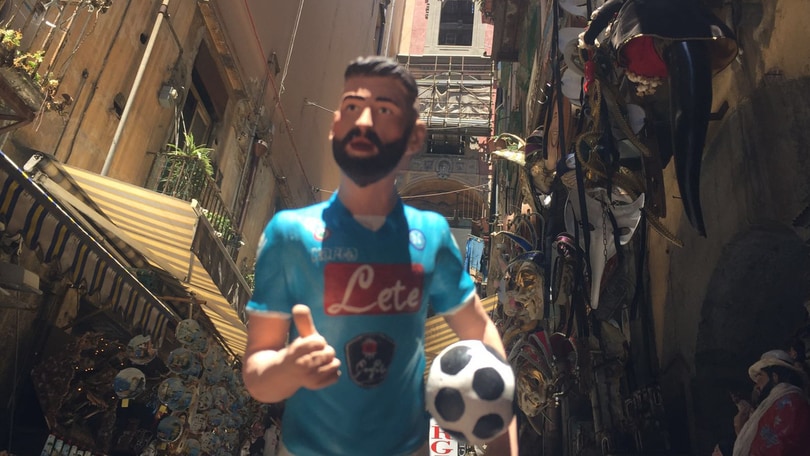 Napoli, anche Tonelli debutta nel presepe
