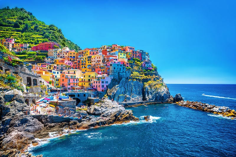 Tra i paradisi del Nepal, del Tibet e una crociera in Liguria