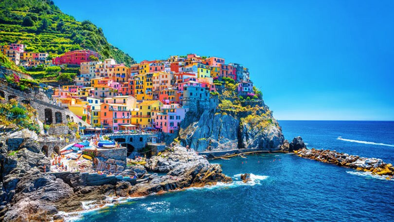 Tra i paradisi del Nepal, del Tibet e una crociera in Liguria