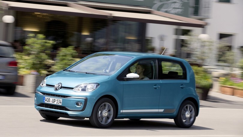 Volkswagen Up! restyling: foto e prezzi