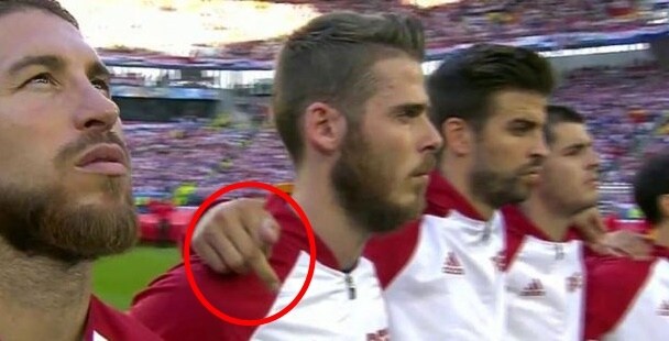 Euro 2016, Spagna: Piqué, dito medio prima della partita?