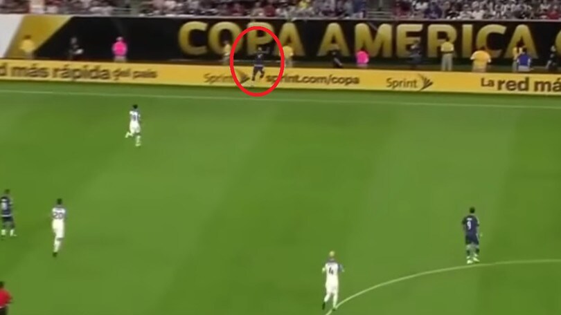 Lavezzi, incredibile infortunio: cade e si rompe il gomito