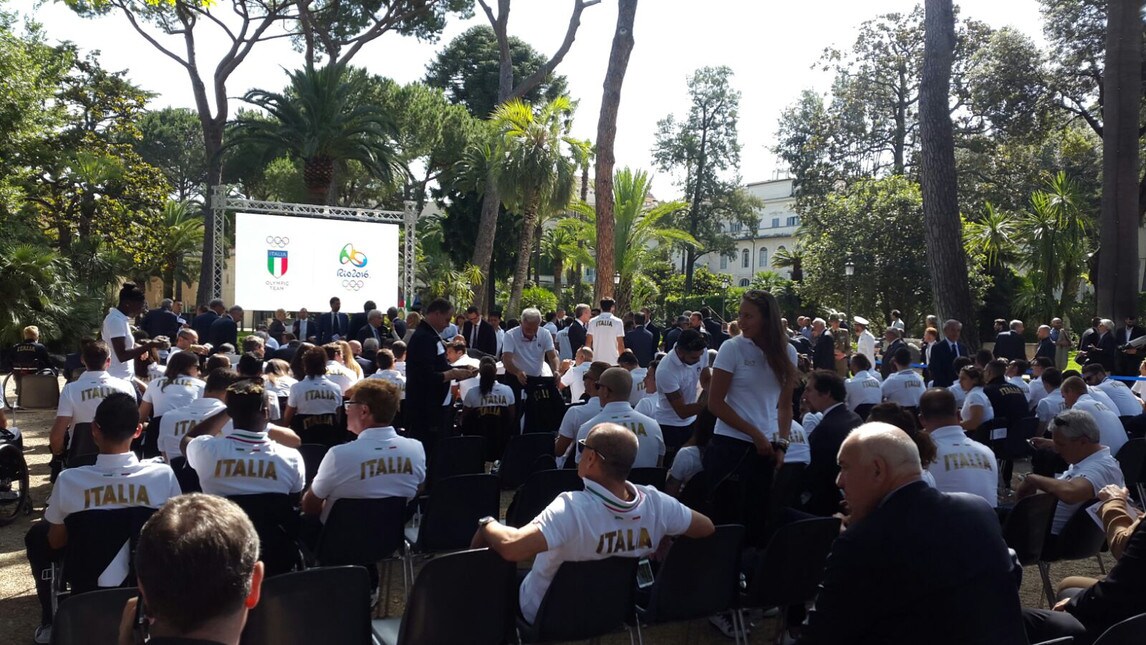 Olimpiadi, Malagò: «Pellegrini simbolo». Federica: «Grazie all'Italia per essere suo alfiere»