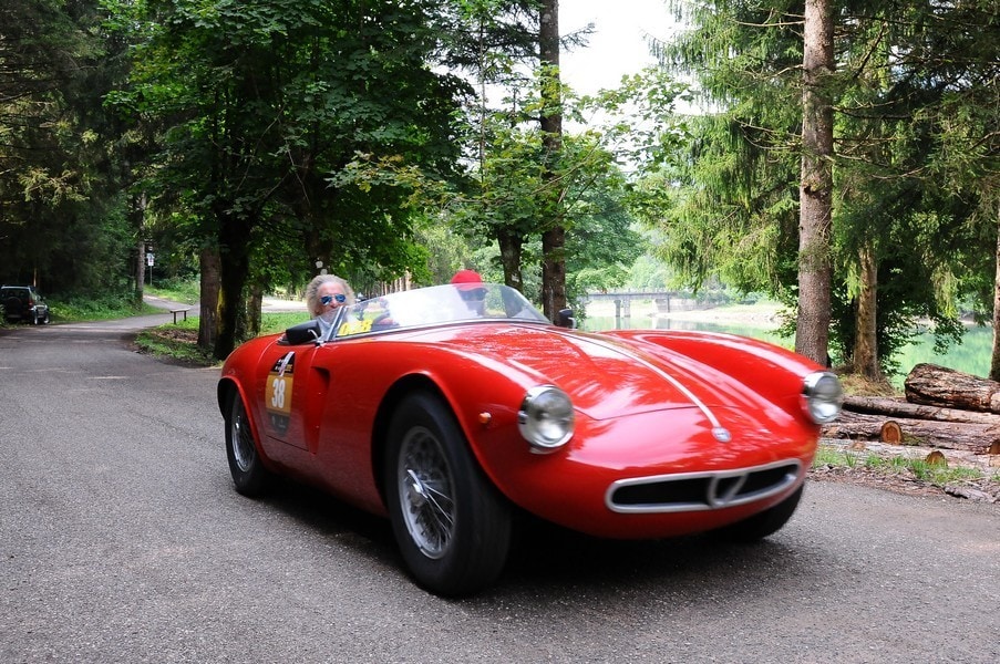 Coppa d'Oro delle Dolomiti 2016, auto d'epoca tra le nuvole