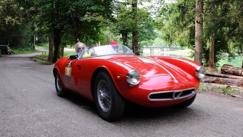 Coppa d'Oro delle Dolomiti 2016, auto d'epoca tra le nuvole