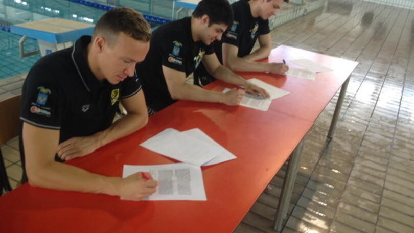 Nuoto, gli atleti ADN firmano contro il doping