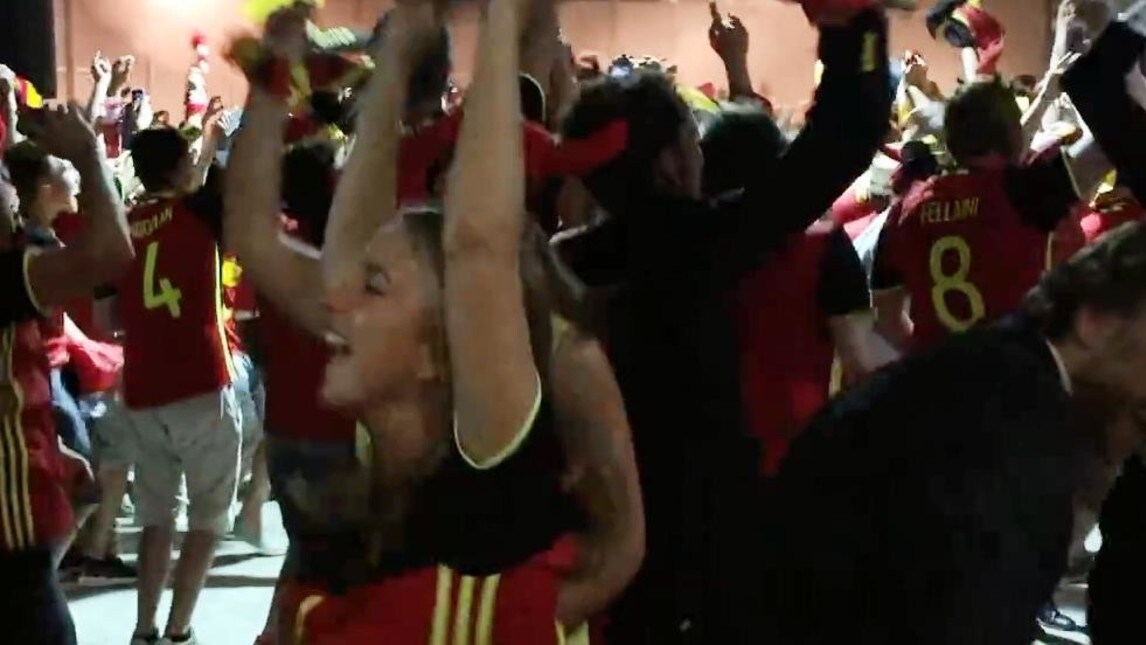 Euro 2016, Lady Mertens balla e si scatena con i tifosi del Belgio