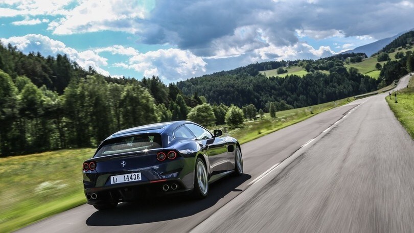 Ferrari GTC4 Lusso: foto e prezzi