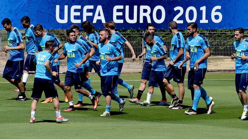 Italia, sorridenti e concentrati: gli Azzurri preparano la sfida alla Spagna