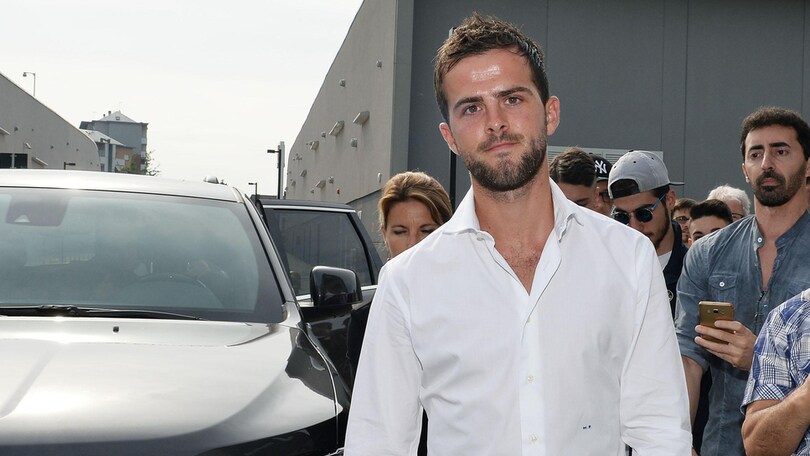 Pjanic: «La Juventus per vincere. Totti è una divinità»