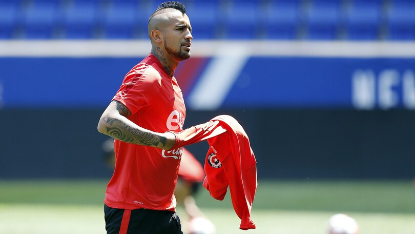 Coppa America, Vidal sfotte Tevez: «Argentina senza rivali? Tranquillo, Carlitos»