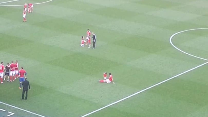Galles, Bale fa festa in campo con la figlia