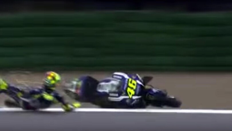 Assen: Rossi cade, Miller re nel diluvio