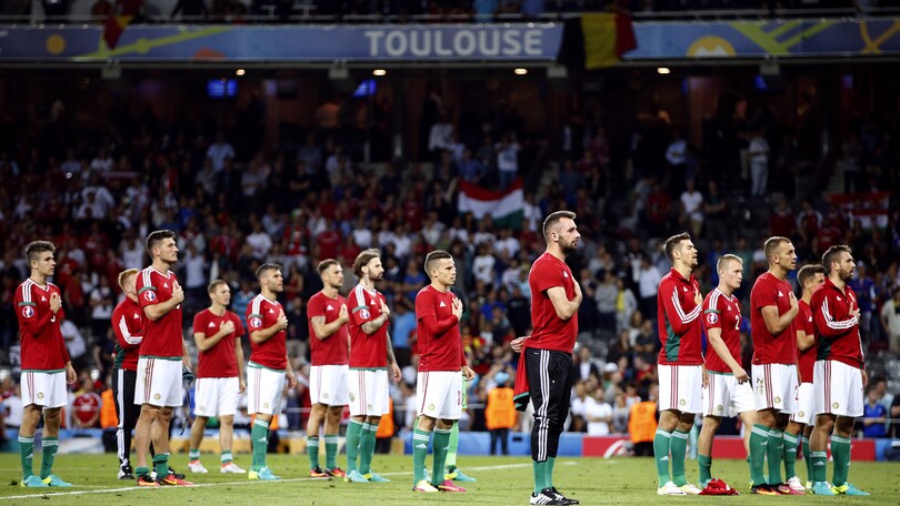 Euro 2016, Ungheria da brividi: canta l'inno con i tifosi