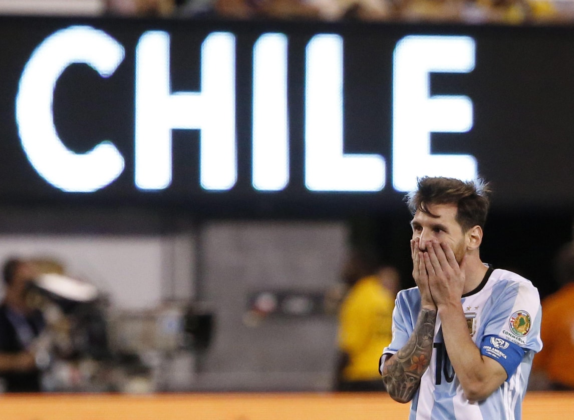 Coppa America, Argentina perde 4-2 ai rigori. Cile campione. Messi: «Lascio la nazionale»
