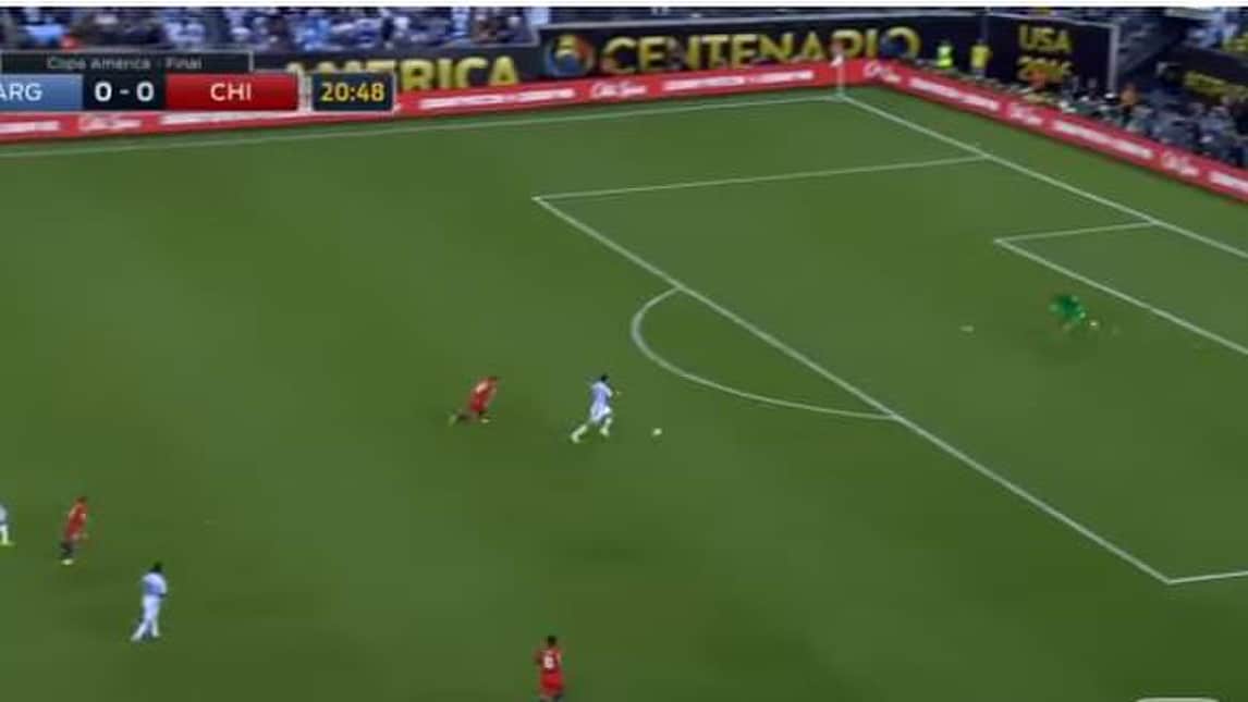 Coppa America, che errore Higuain al 21': la sequenza