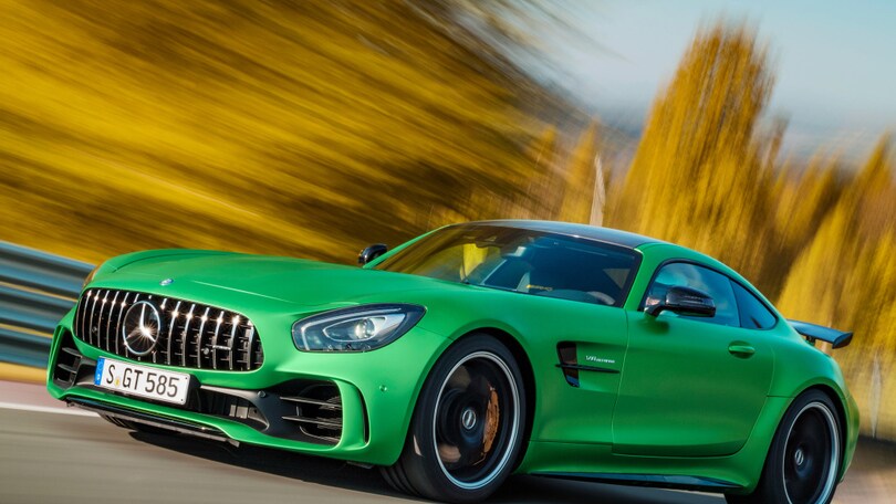 Mercedes AMG GT R: foto