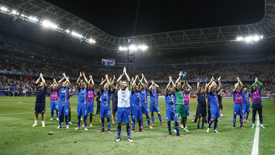 Emozione Islanda: l'esultanza con i tifosi è da brividi