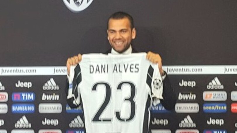 Calciomercato Juventus, Dani Alves: «Qui per vincere la Champions»