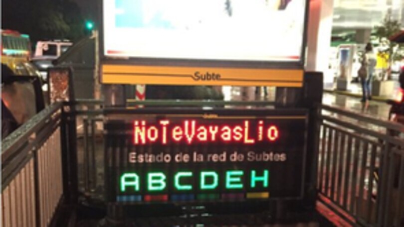 In Argentina i tabelloni della metro chiedono a Messi di non lasciare la Nazionale