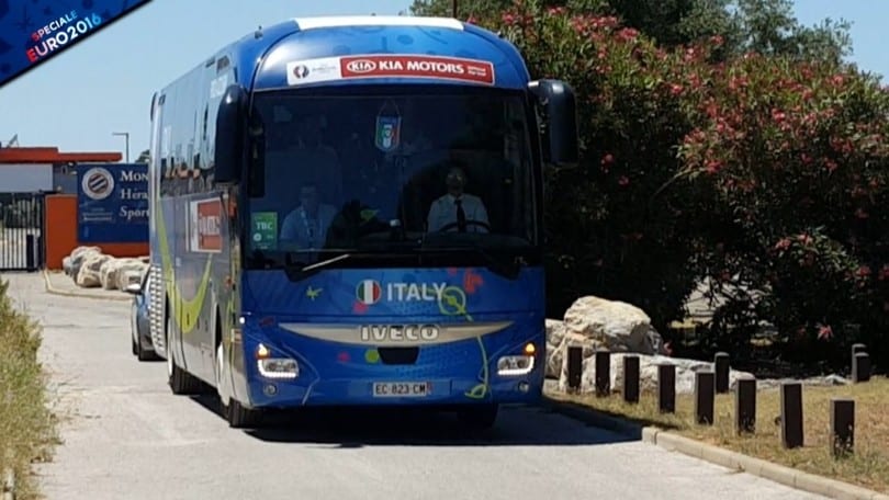 Montpellier, il bus della Nazionale lascia il ritiro.