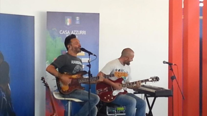 Casa Azzurri, le prove del concerto di Nek