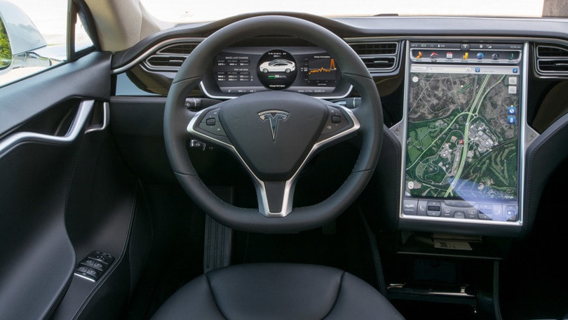Tesla, l'Autopilot causa il primo incidente mortale