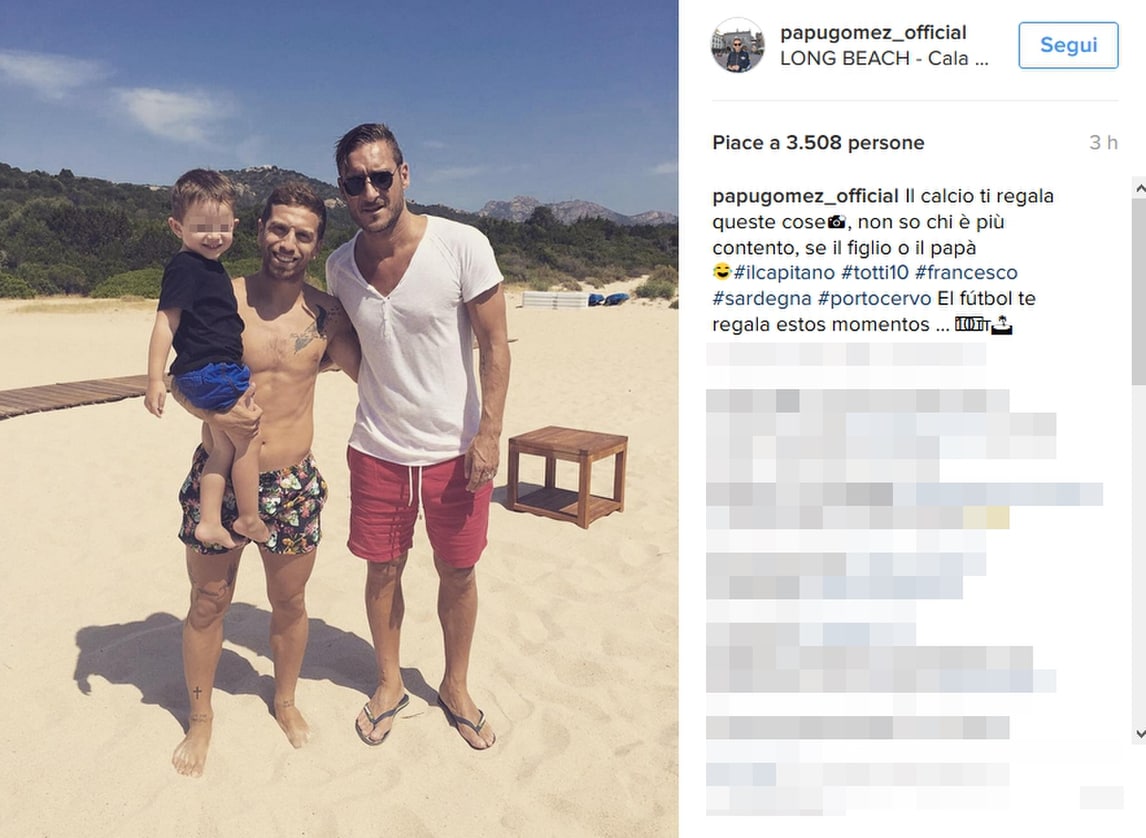 Roma, il Papu Gomez posta una foto con Totti: «Che gioia»