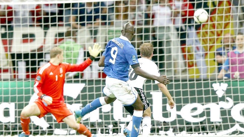 Euro 2012, Balotelli stende la Germania