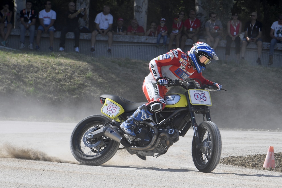 World Ducati Week: Dovizioso batte… Bayliss
