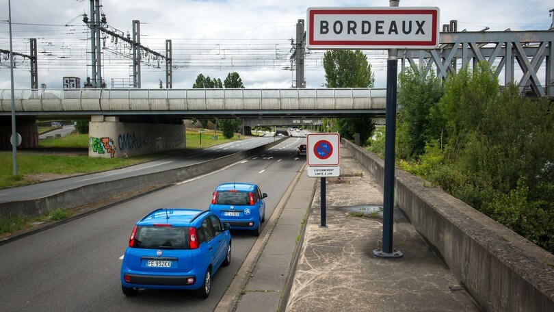 La Fiat Pandazzurri arriva al Nouveau Stade di Bordeaux